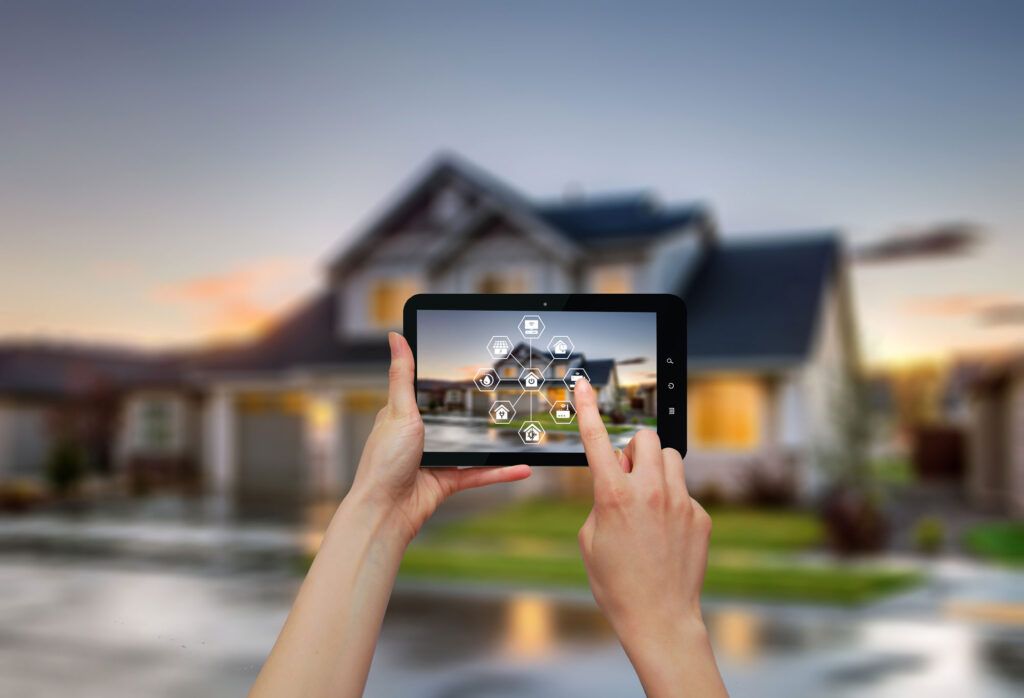 Building Energy Efficient Homes Using Smart Technologies